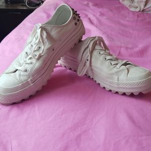 Spiked Converse -low tops